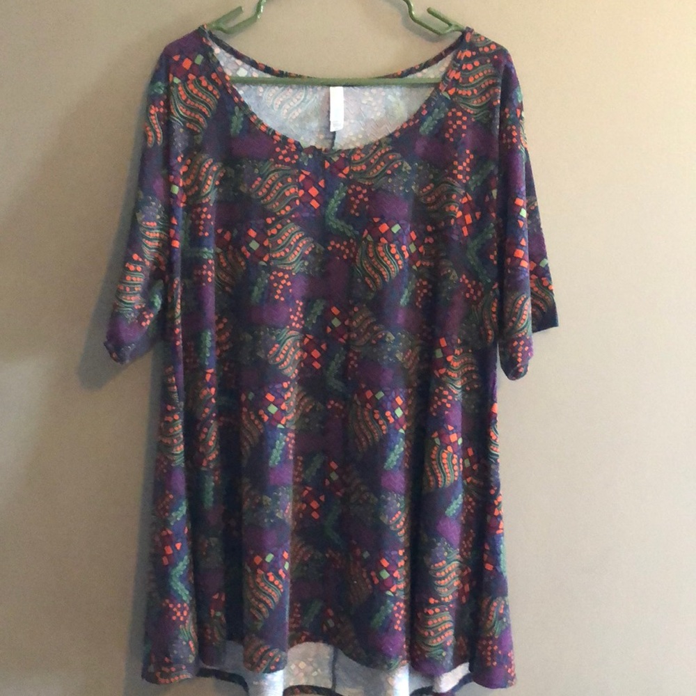 LuLa Roe tee